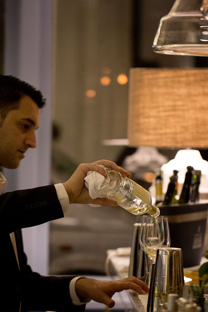 casa-di-stefano-man-pouring-wine